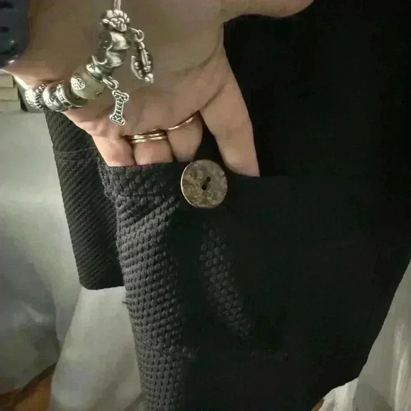 Kaktus Women’s Large Black Textured 3/4 Roll Tab Sleeve Front Pocket Hobo Tunic - Picture 4 of 15